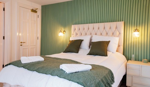 Premium Double Room, 1 King Bed, Garden View