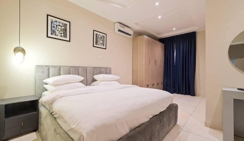 Classic Townhome, 4 Bedrooms