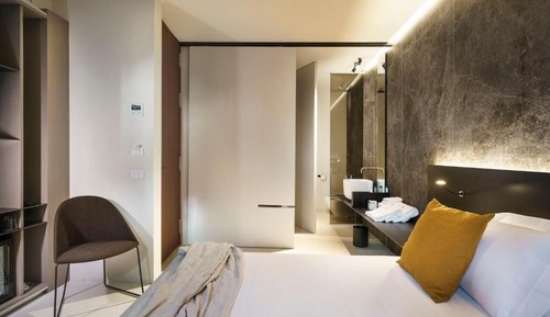 Panoramic Room