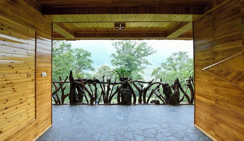Deluxe Double Room, 1 King Bed, Mountain View