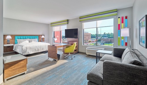 Studio, 1 King Bed, Accessible (Roll-In Shower)
