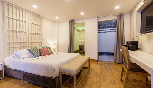 Deluxe Suite