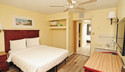 Type 1A - 2 Room Oceanfront Suite w/ 2 Queens & Sleeper Sofa