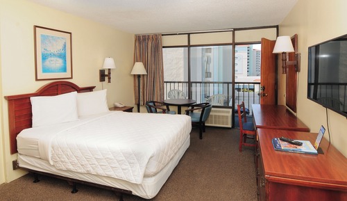 Type 5 - 1 Room Side Oceanview Eff. w/ 1 Queen