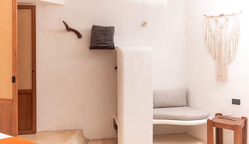 Studio, Kitchenette