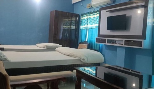 Deluxe Quadruple Room, City View