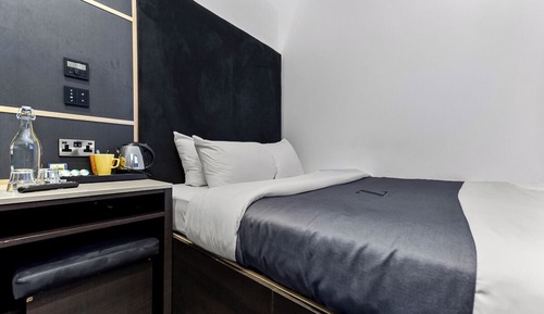 Double Room, No Windows