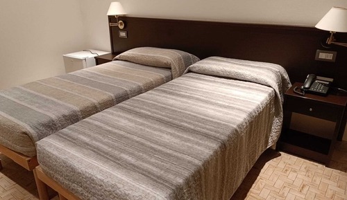 Economy Room, 2 Twin Beds