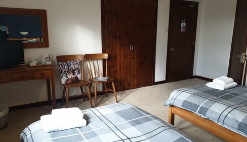 Twin Room, Mountain View (Room 2)