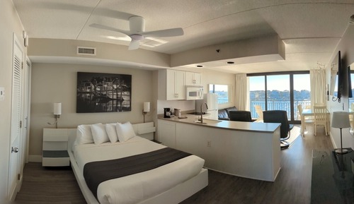 Economy Room, Harbor View