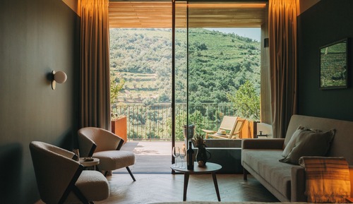 Royal Room, Bathtub, River View