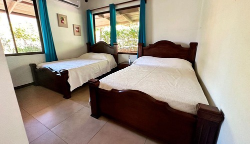 Junior Villa, Poolside