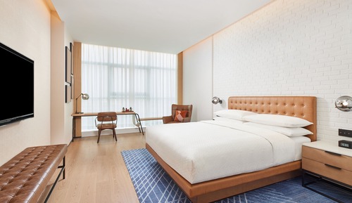 Superior Room, 1 King Bed, City View