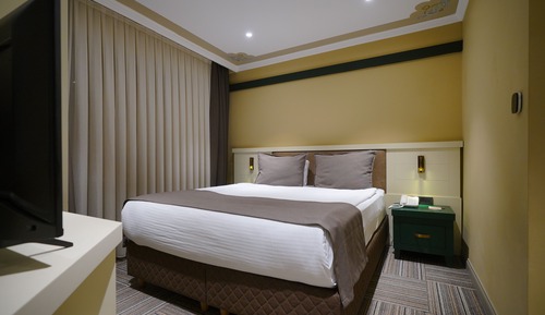 SUPERIOR ROOM, GARDEN VIEW