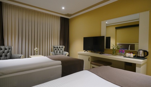 STANDARD TWIN ROOM
