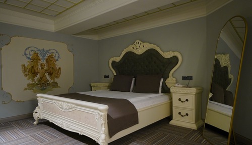 ZEMI KING SUITE