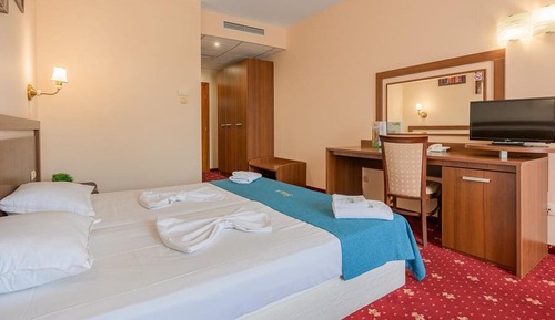 Standard Double or Twin Room, Pool View