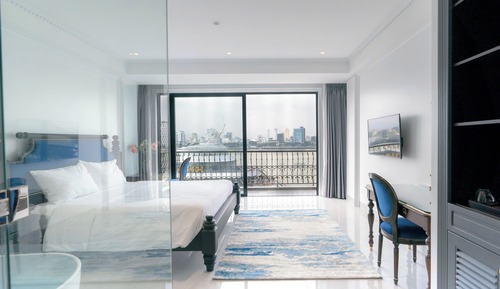 Grand Double Room, Bathtub, River View