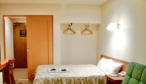 Double Room, Smoking (2)