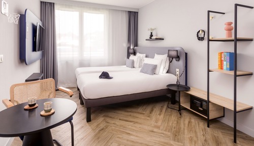 Basic Studio, 2 Twin Beds