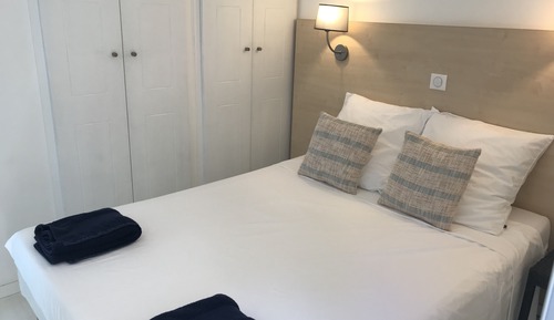 Panoramic Penthouse, Multiple Beds, Pool Access, Sea View (212)