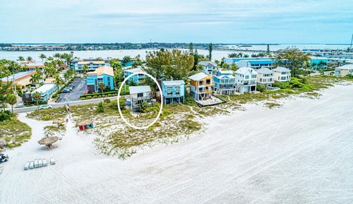 House, 1 King Bed with Sofa bed (Anna Maria Island Beach Watch)