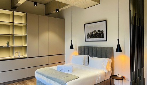 Apartment (202)
