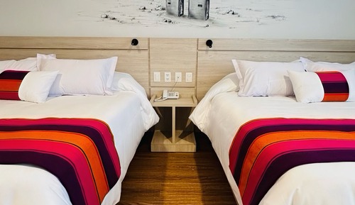 Classic Triple Room, 2 Queen Beds, City View