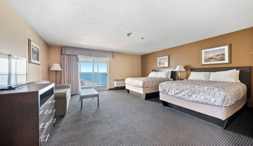 Family Room, Multiple Beds, Lake View