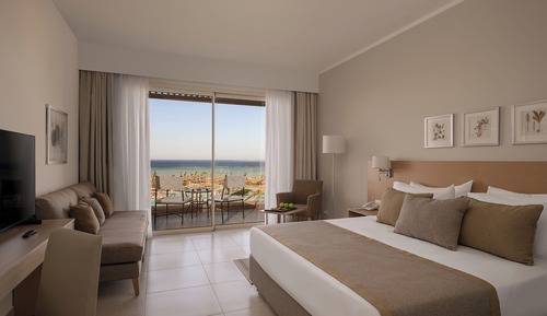 Family Room (Swim-up, Deluxe, Queen or Twin Bed)