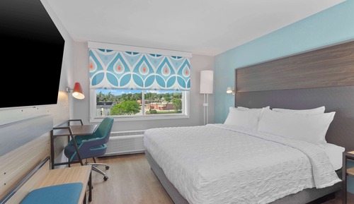 Room, 1 King Bed, Accessible (Hearing)