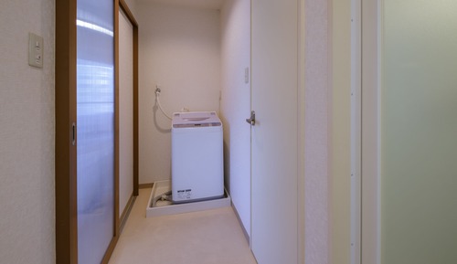 Junior Suite Room (1 Queen Bed) - Non-Smoking - Cleaning Fee Extra