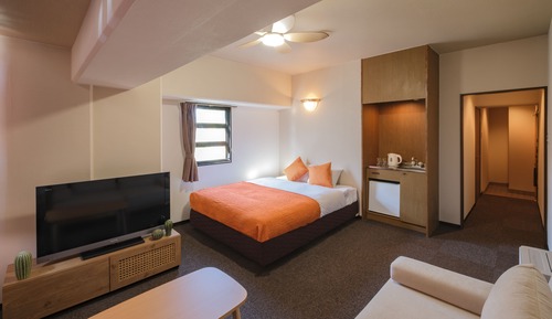 Deluxe Room (1 Double Bed and 1 Queen Bed) with Kitchen - Non-Smoking - Cleaning Fee Extra