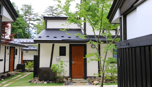 Villa (C)