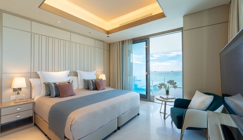 1 BED | Skyline Suite w/Pool
