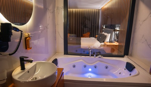 Deluxe Room, Hot Tub, Sea View