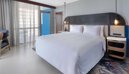 Room, 1 King Bed, Balcony (Water View)