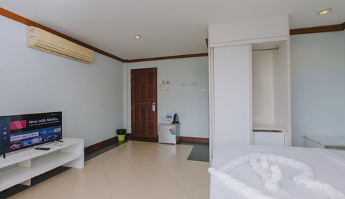 Deluxe Double Room, 1 King Bed, Non Smoking, City View