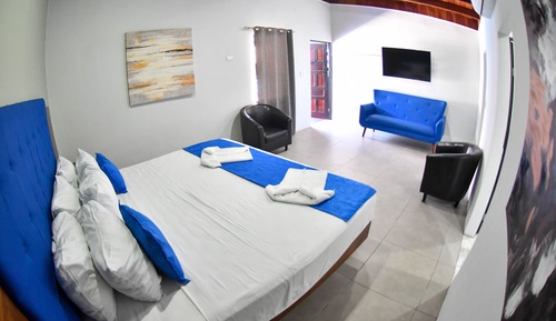 Deluxe Room, Private Bathroom, Poolside