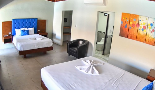 Classic Room, Private Bathroom, Poolside
