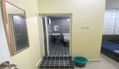 Room, Private Bathroom