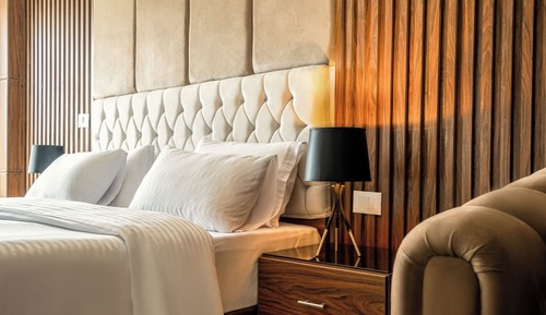 Deluxe Room Pyramids View