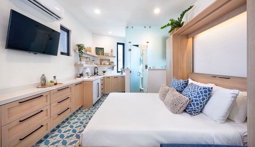 Deluxe Room, 1 Queen Bed