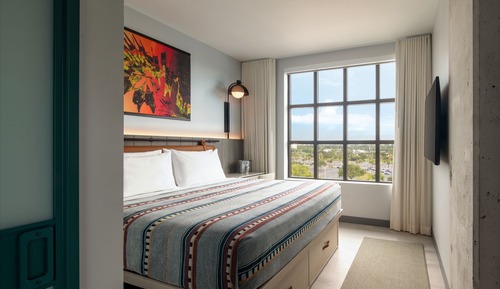 Room, 1 King Bed (Mobility Accessible, Tub)