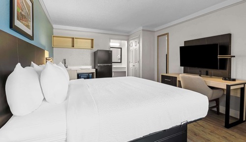 Standard Room, 1 King Bed, Non Smoking
