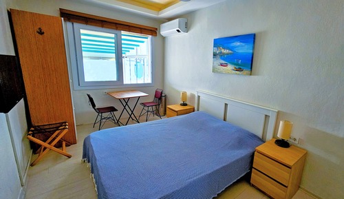 Economy Room