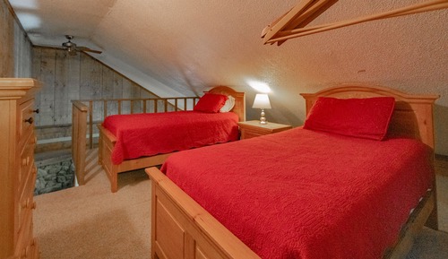 Cabin #25 - 1 Bedroom with Loft