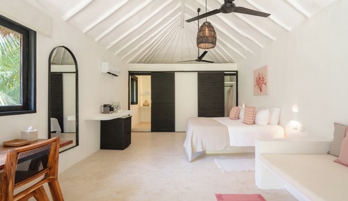 JUNGLE LOFT KING WITH TERRACE