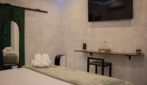 Deluxe Studio, 1 King Bed