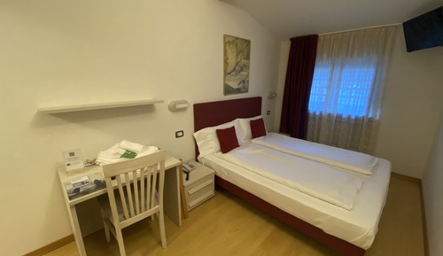 Economy Room